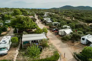 Natura Adriatica - Luftaufnahme der Stellplätze auf dem Campingplatz