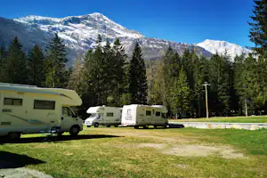 Natural Camping Macugnaga Natural Camping Macugnana - Stellplätze auf der Wiese mit Blick auf die Berge