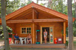 Naturcamping am Großen Pälitzsee - Eingangsgebäude mit Rezeption auf dem Campingplatz