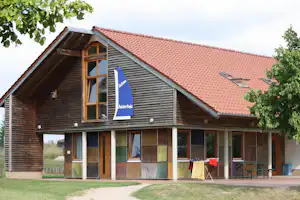 Naturcampingplatz Salem (Kummerower See) - Hauptgebäude auf dem Campingplatz