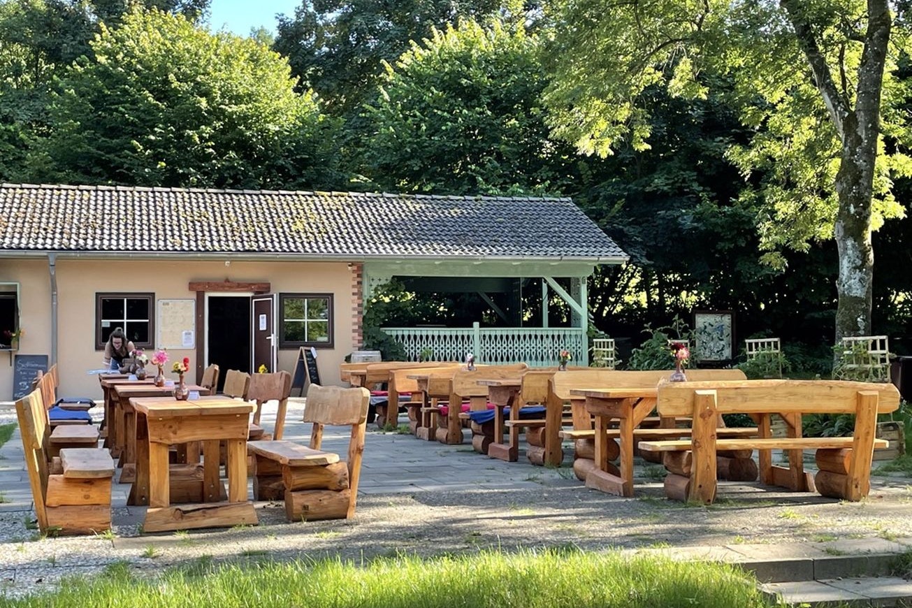 Naturcampingplatz Wrohe am Westensee  - Restaurant mit Terrasse auf dem Campingplatz