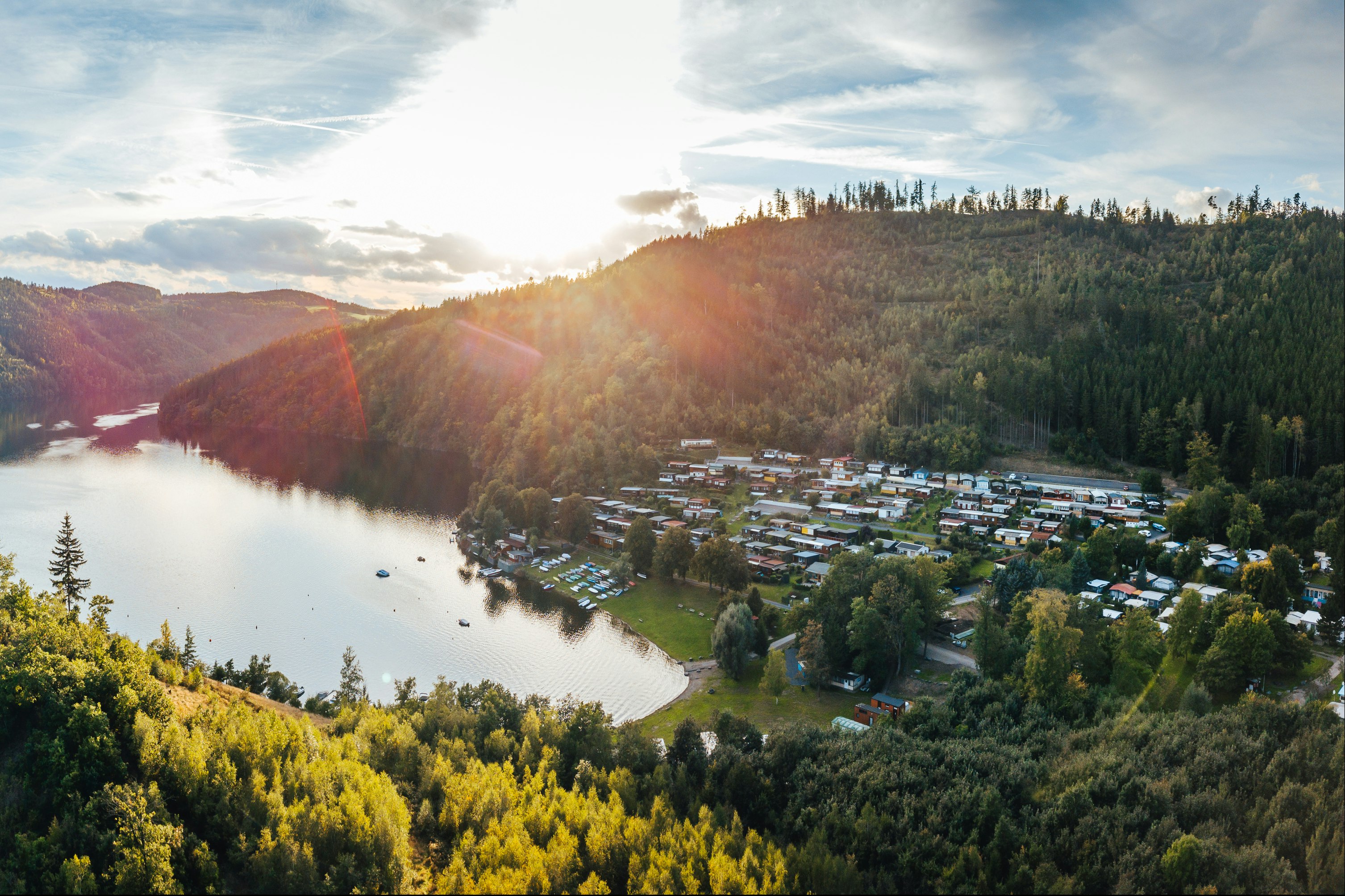 Naturerholungsgebiet Portenschmiede - Luftansicht Abendstimmung auf dem Campingplatz
