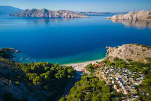 Naturist Bunculuka Camping Resort - Luftaufnahme des Campingplatzes