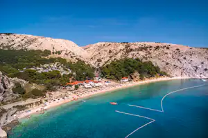 Naturist Camping Bunculuka - Blick auf den Campingplatz mit Strand am Mittelmeer