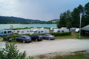 Naturist Camping Turkwiese Keutschach - Wohnmobil- und Wohnwagenstellplätze mit Blick auf den See
