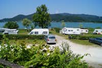 Naturist Camping Turkwiese Keutschach - Wohnmobil- und  Wohnwagenstellplätze mit Blick auf den See