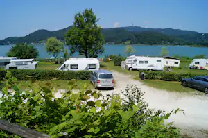 Naturist Camping Turkwiese Keutschach - Wohnmobil- und Wohnwagenstellplätze mit Blick auf den See