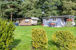 Naturisten FamilienSport- und NaturCamp Sonnensee - Wohnmobil- und Wohnwagenstellplätze auf der Wiese