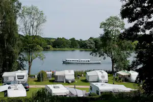 Naturpark-Camping Prinzenholz - Blick von den Stellplätzen aufs Wasser