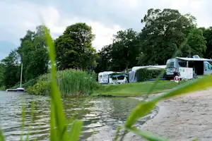 Naturpark-Camping Prinzenholz - Standplätze am Wasser
