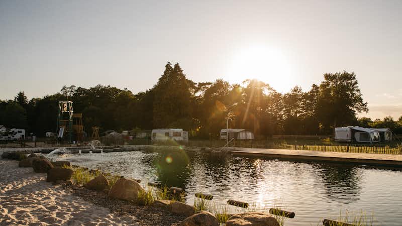 Naturpott Borkenberge - Naturschwimmbad im Freien auf dem Campingplatz