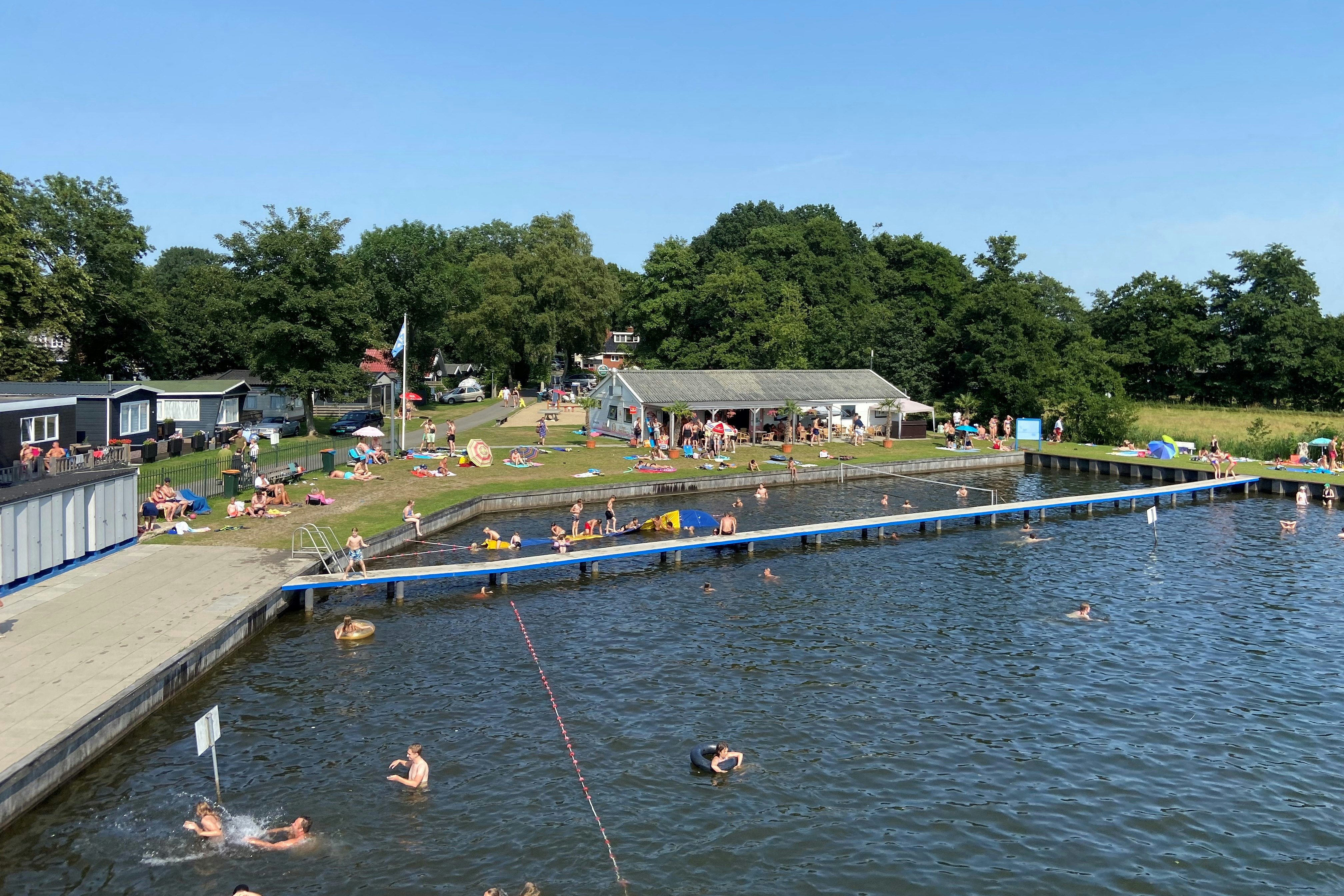Natuurbad en Camping Engelbert - Naturschwimmteich auf dem Campingplatz