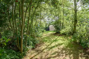 Natuurkampeerterrein Aaster Uiltje - Standplätze im Grünen auf dem Campingplatz