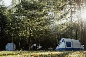 Natuurkampeerterrein De Lier - Zelte auf dem Campingplatz