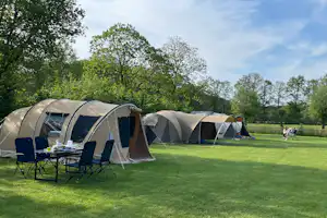 Natuurkampeerterrein Landgoed de Barendonk - Wohnmobil- und Wohnwagenstandplätze auf der Wiese