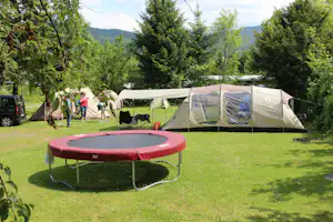 Nibelungen-Camping am Schwimmbad - Zeltplatz mit Trampolin