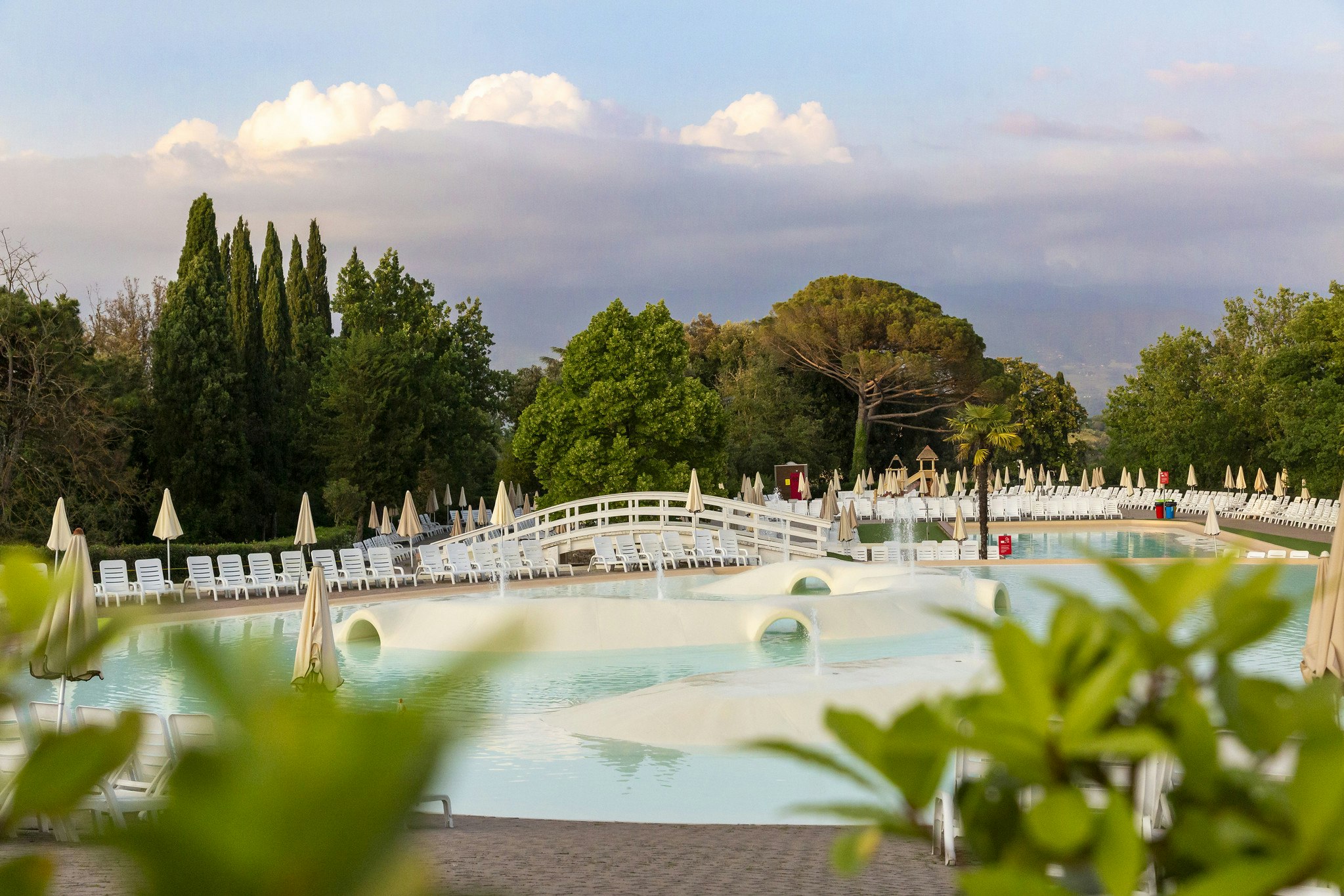 hu Norcenni Girasole village