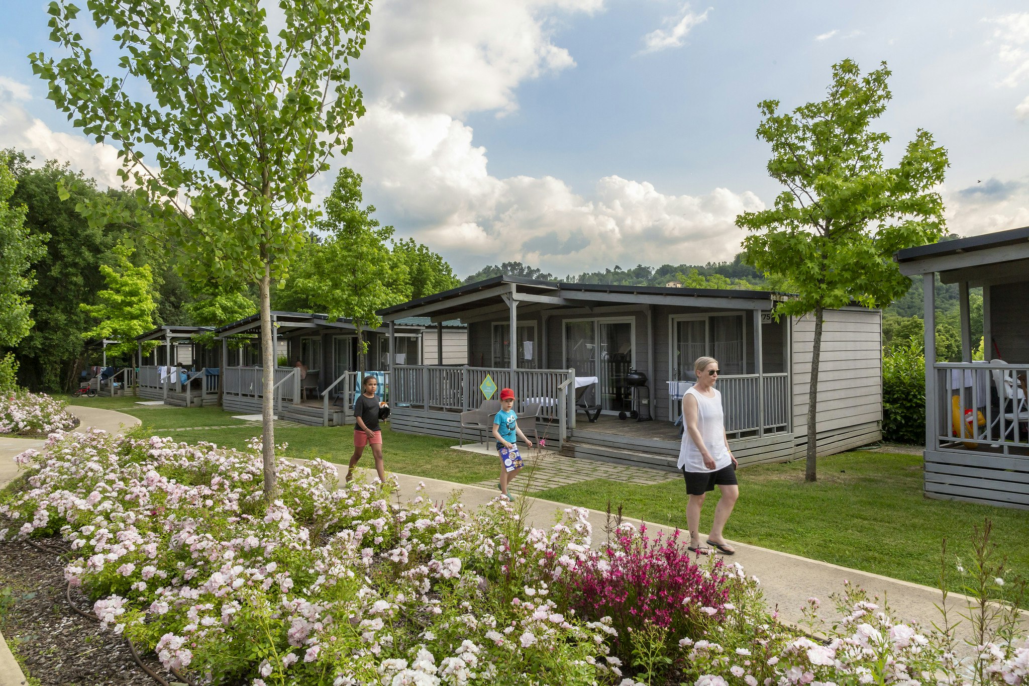 hu Norcenni Girasole village