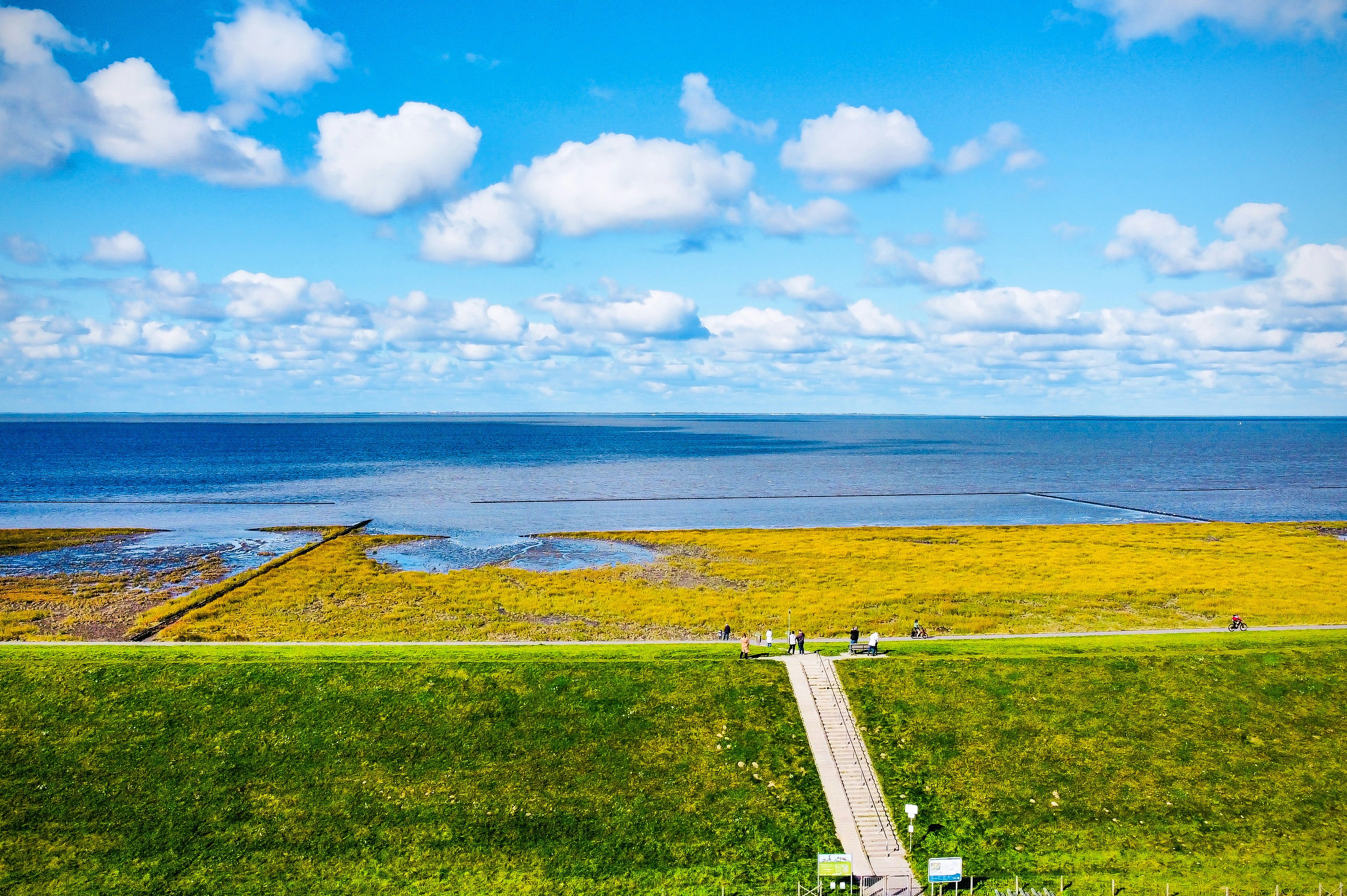Nordsee-Camp Norddeich  - Luftaufnahme des Campingplatzes