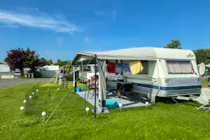 Nordsee-Camp Norddeich - Wohnmobil- und Wohnwagenstandplätze auf der Wiese