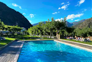 Nou Càmping Bungalows - Freibad auf dem Campingplatz-