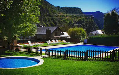 Nou Càmping Bungalows