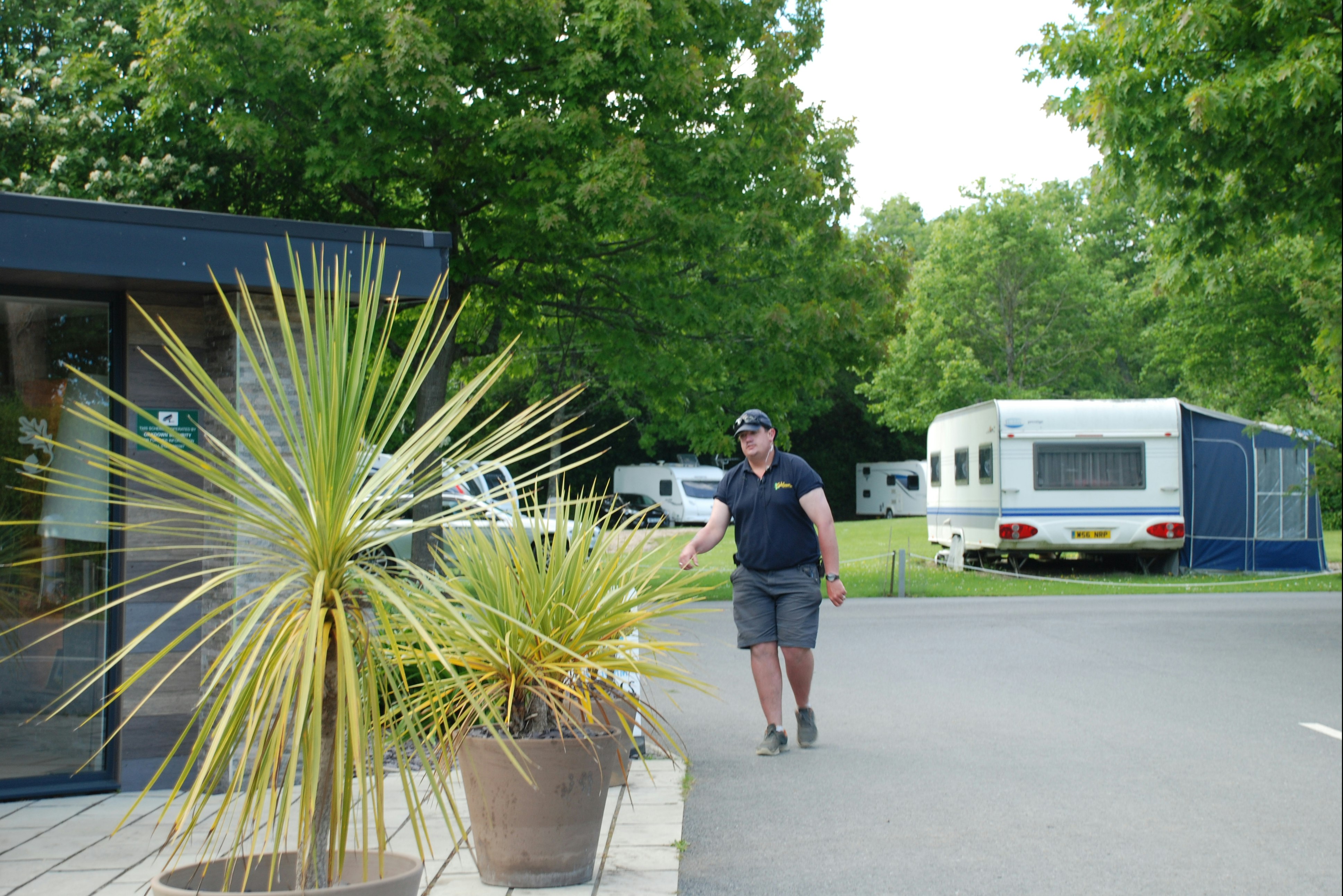 Oakdown Touring & Holiday Home Park - Rezeption des Campingplatzes