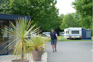 Oakdown Touring & Holiday Home Park - Rezeption des Campingplatzes