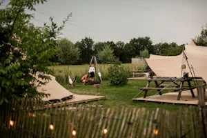 Oetdoor in de Achterhoek - Tipizelte auf dem Campingplatz