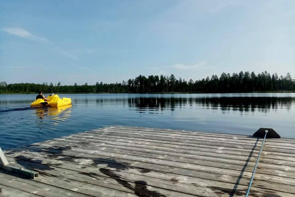 OFFROADCAMP - Tretboot auf dem See