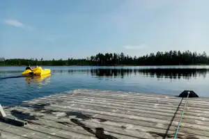 OFFROADCAMP - Tretboot auf dem See