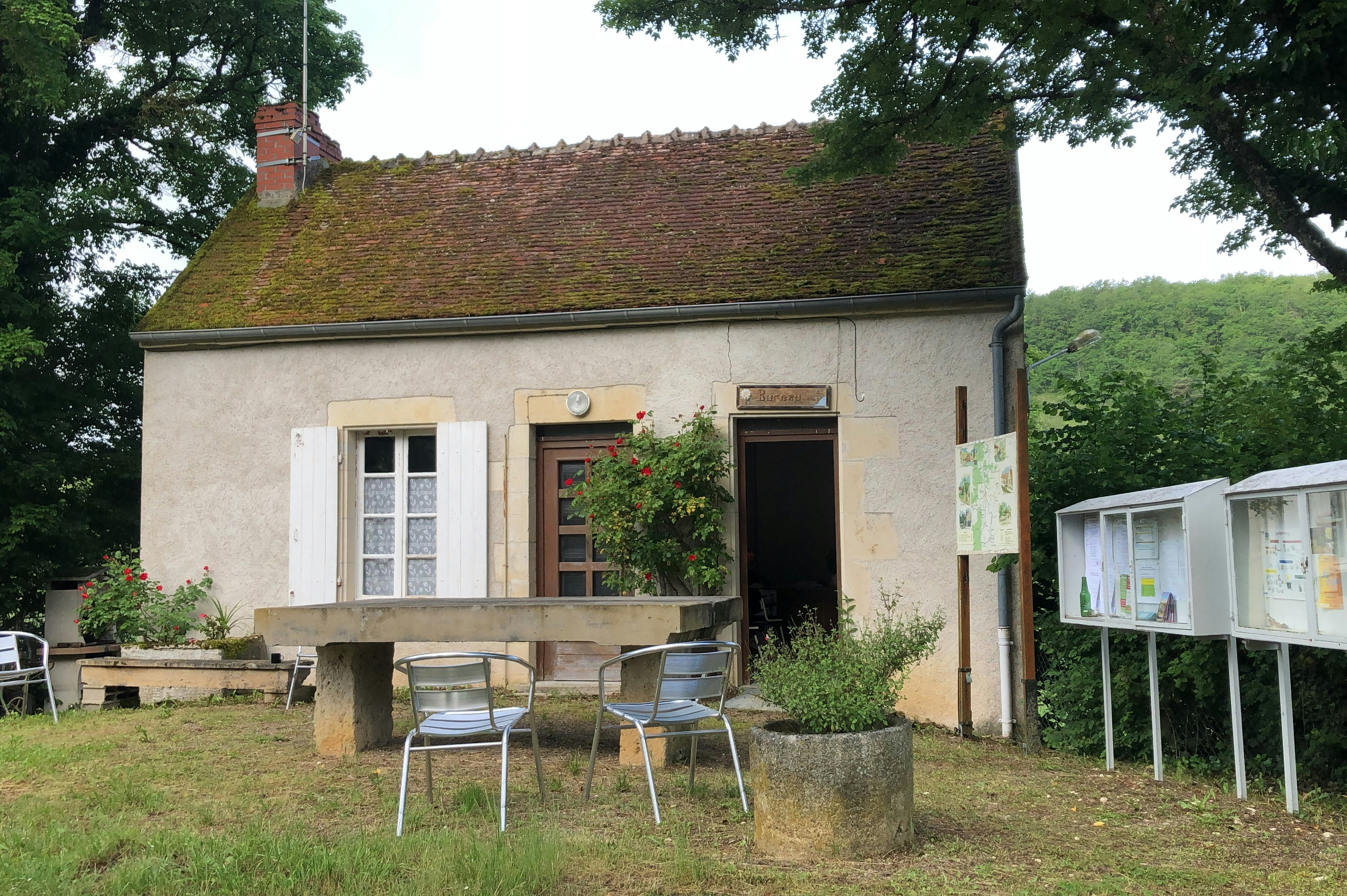 Onlycamp Camping Le Moulin Naudin - Rezeptionsgebäude des Campingplatzes