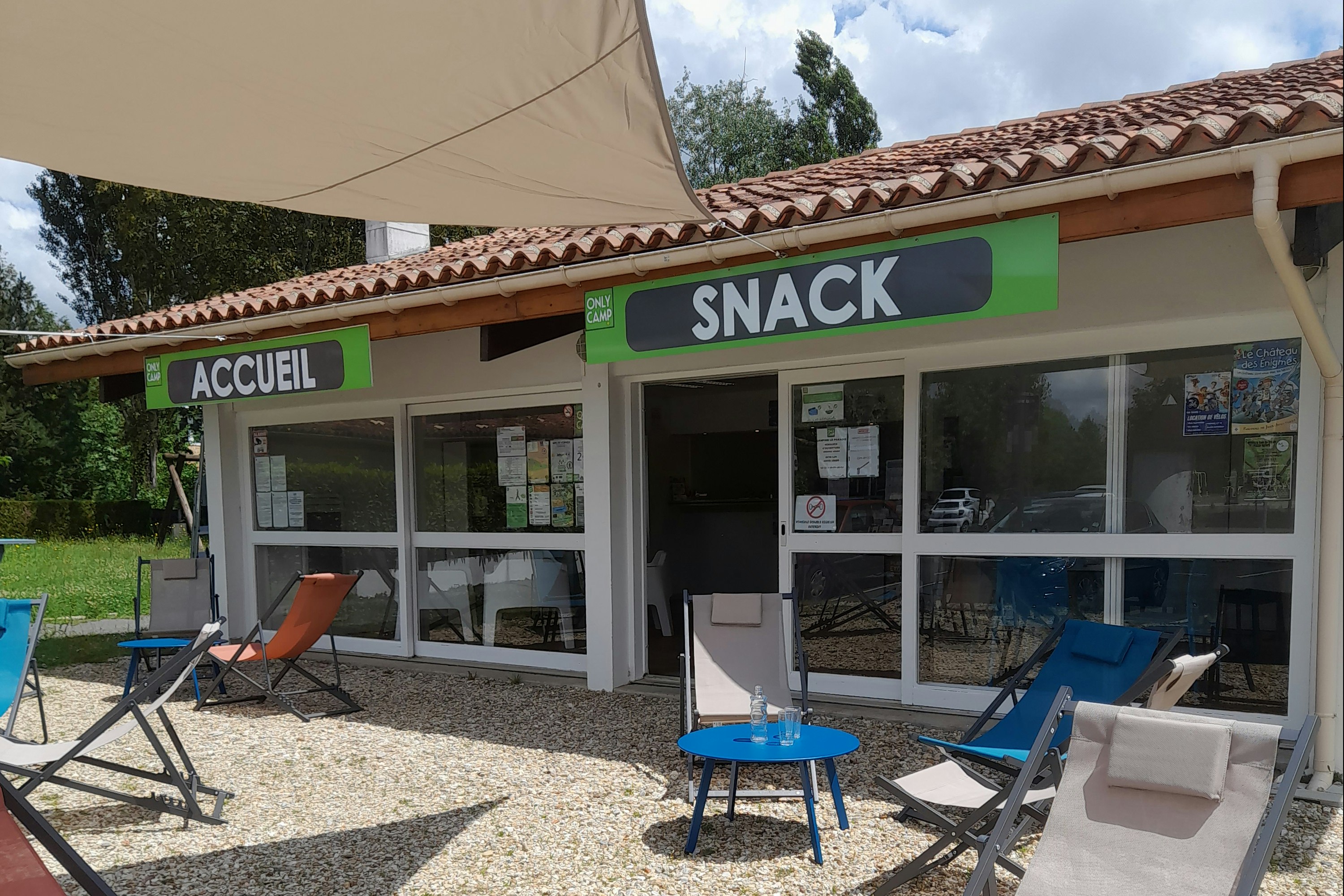 Onlycamp Camping le Paradis - Außenansicht Snackshop auf dem Campingplatz