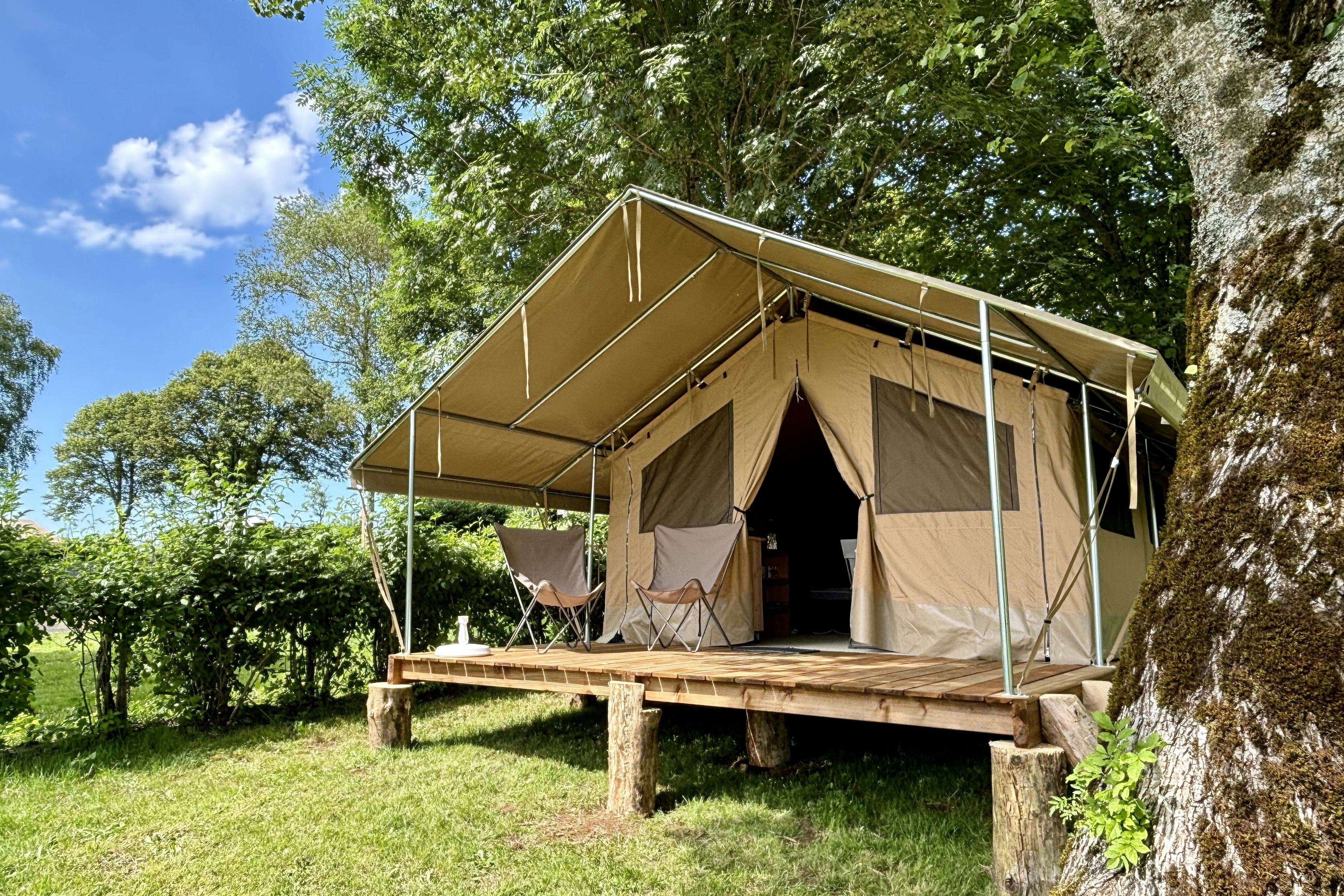 Onlycamp Camping le Pioulat - Außenansicht Glamping-Zelt