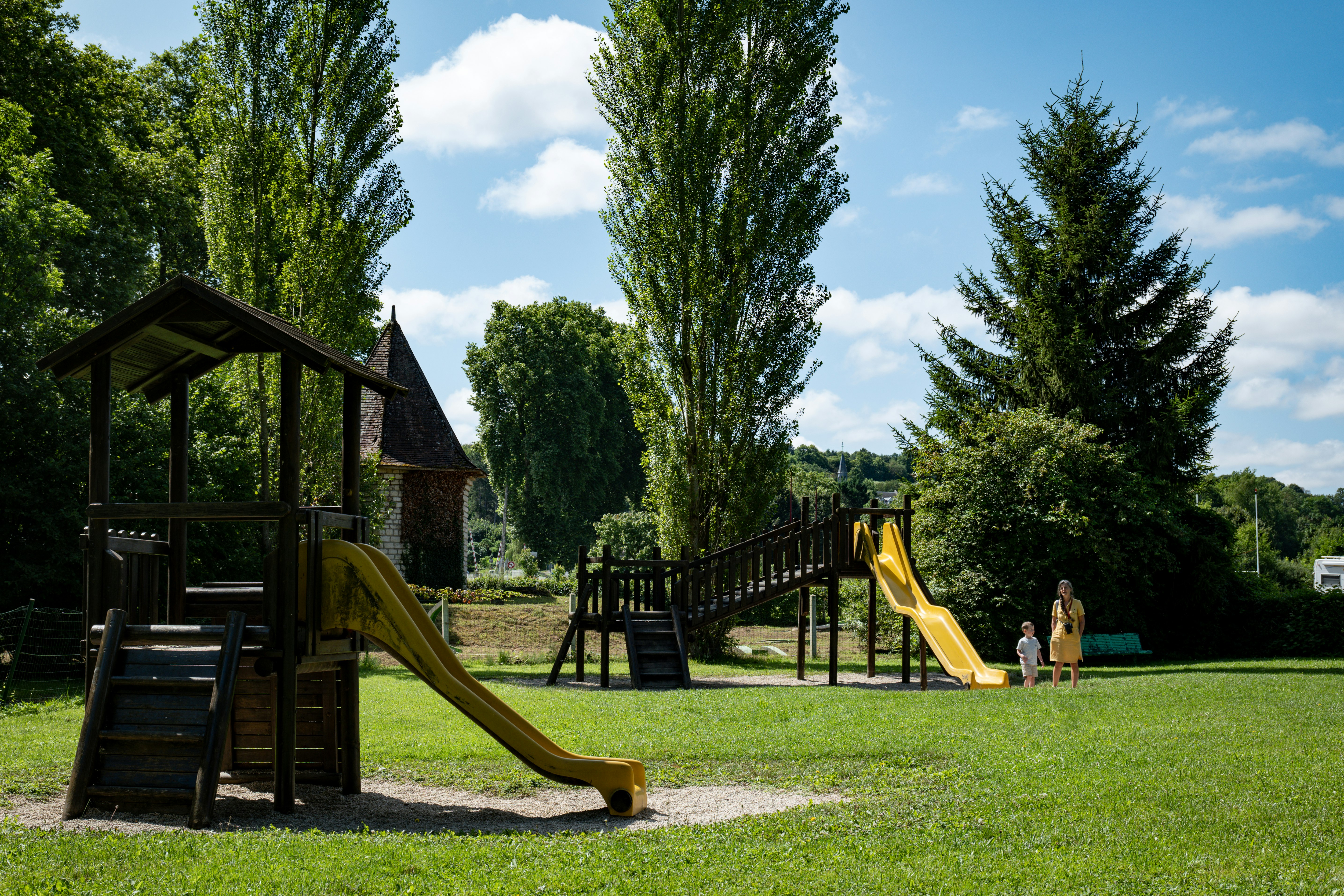Onlycamp Camping les Berges de l'Yonne - Spielplatz auf dem Campingplatz