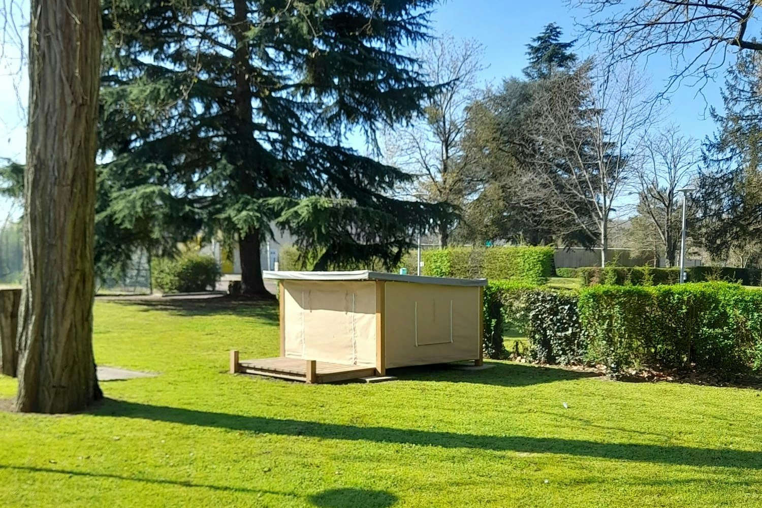 Onlycamp la Roseraie  OnlyCamp la Roseraie - Glamping-Zelt auf dem Campingplatz