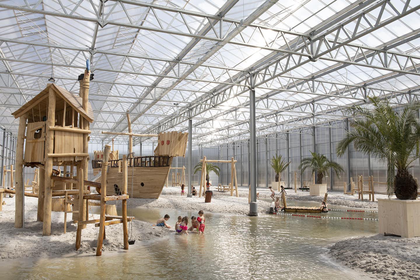 Oostappen Vakantiepark Blauwe Meer - Indoor Schwimmbad  un Wasserspielplatz für Kinder