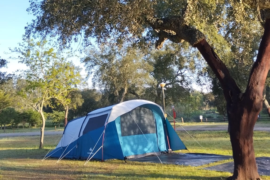 Camping ORBITUR Montargil - Zeltplatz auf dem Campingplatz