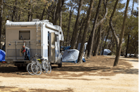 Camping ORBITUR Sagres - Blick auf die Zelt- und Standplätze auf dem Campingplatz