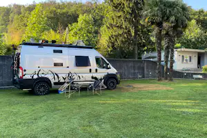 Ostello Camping Riposo - Wohnmobil- und Wohnwagenplätze auf der Wiese