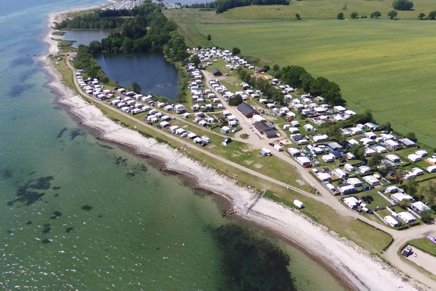 Ostseecamp Lehmberg  - Luftaufnahme des Campingplatzes am Meer