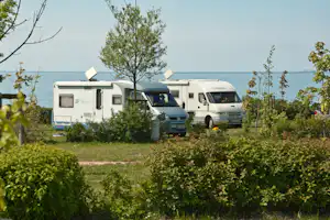 Ostseecamp Seeblick - Wohnwagenstellplatz und Wohnmobilstellplatz vom Campingplatz mit Meerblick