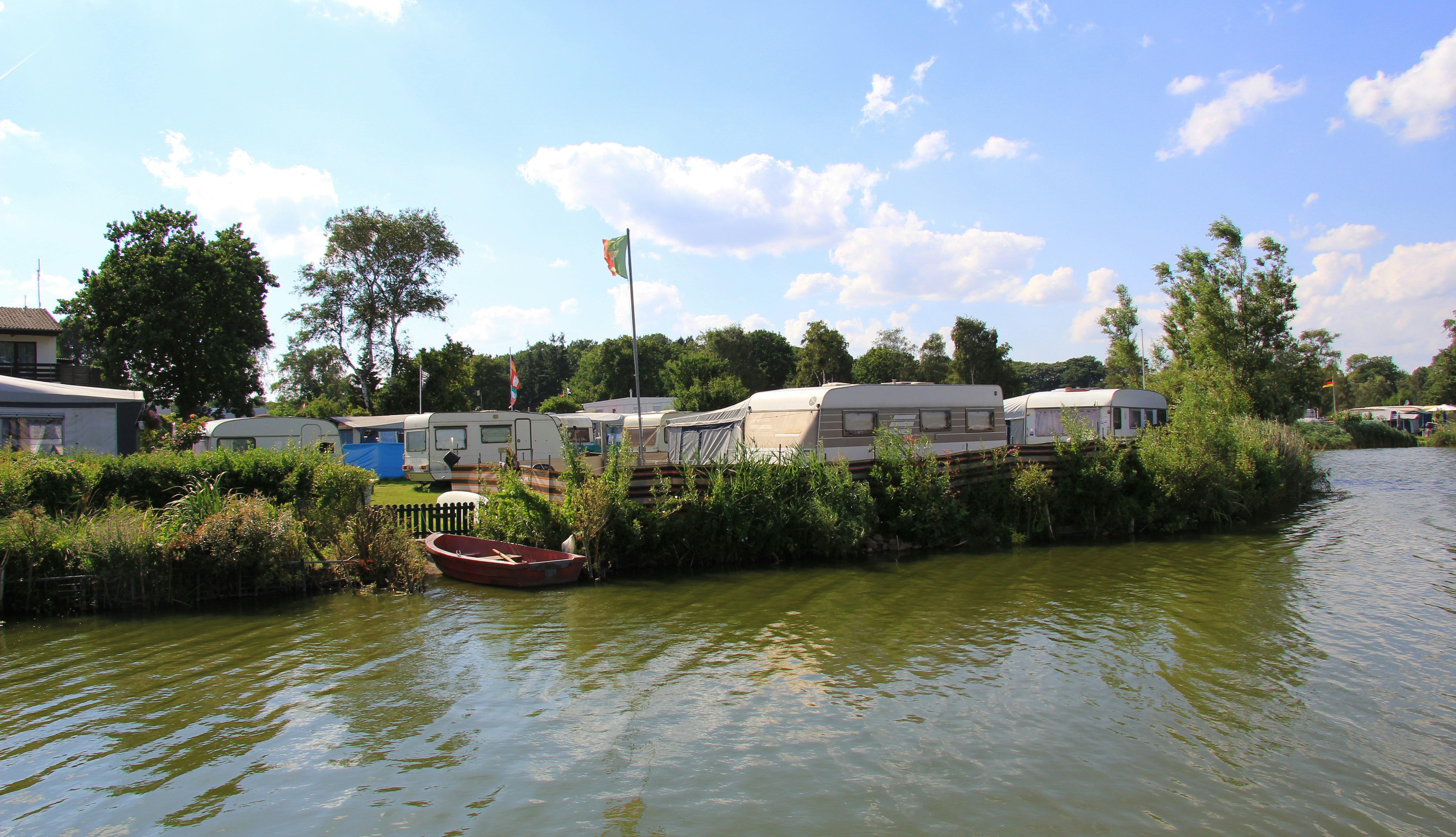 Ostseecamping Gut Karlsminde - Stellplätze auf dem Campingplatz direkt am Wasser
