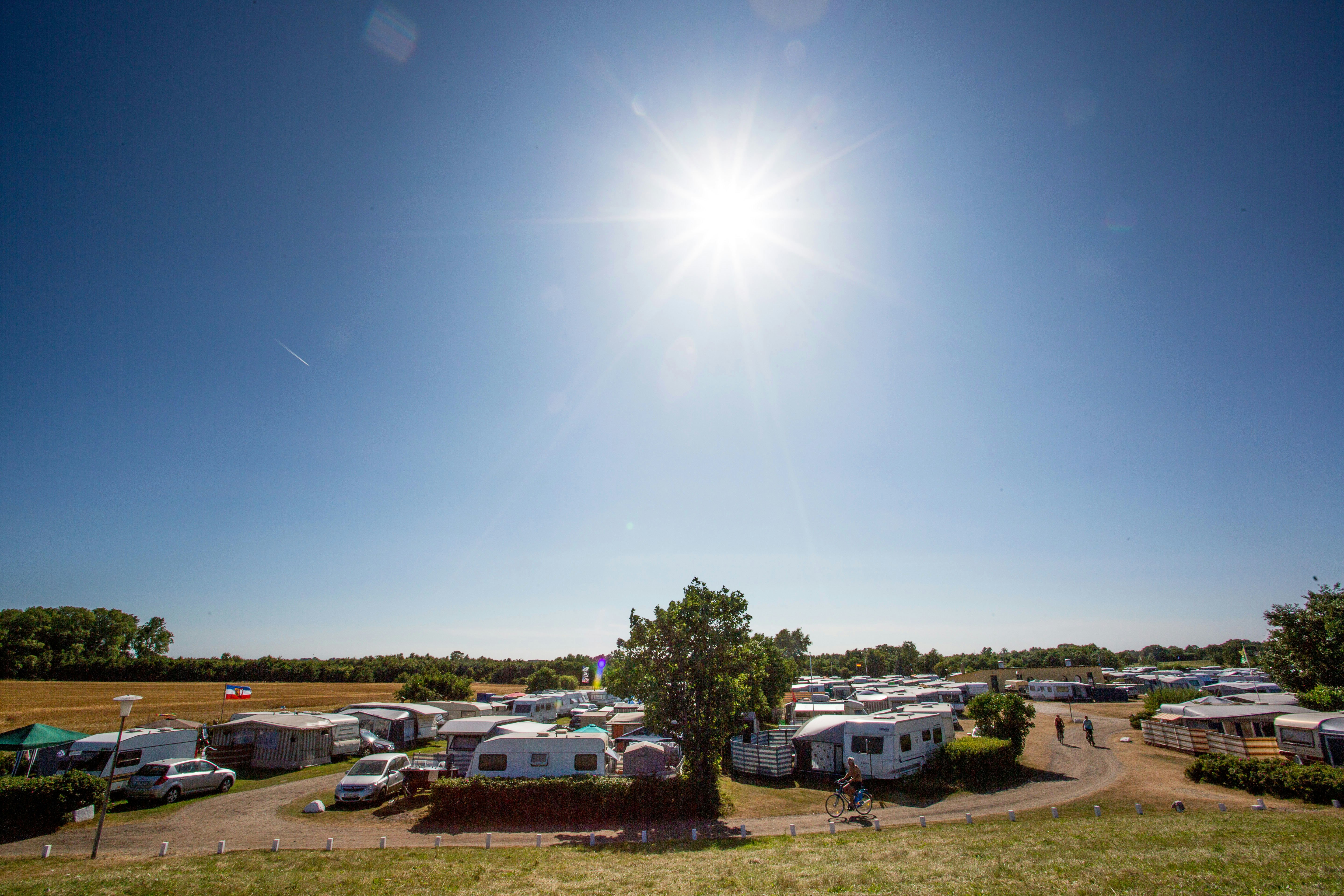 Ostseecamping Gut Oehe - Überblick vom Wohnwagenstellplatz auf dem Campingplatz