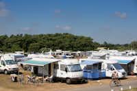 Ostseecamping Gut Oehe - Wohnwagenstellplätze für Camper auf dem Campingplatz