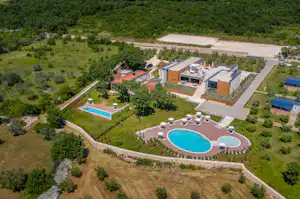 Papafigo Camping - Übersicht auf das gesamte Campingplatz Gelände