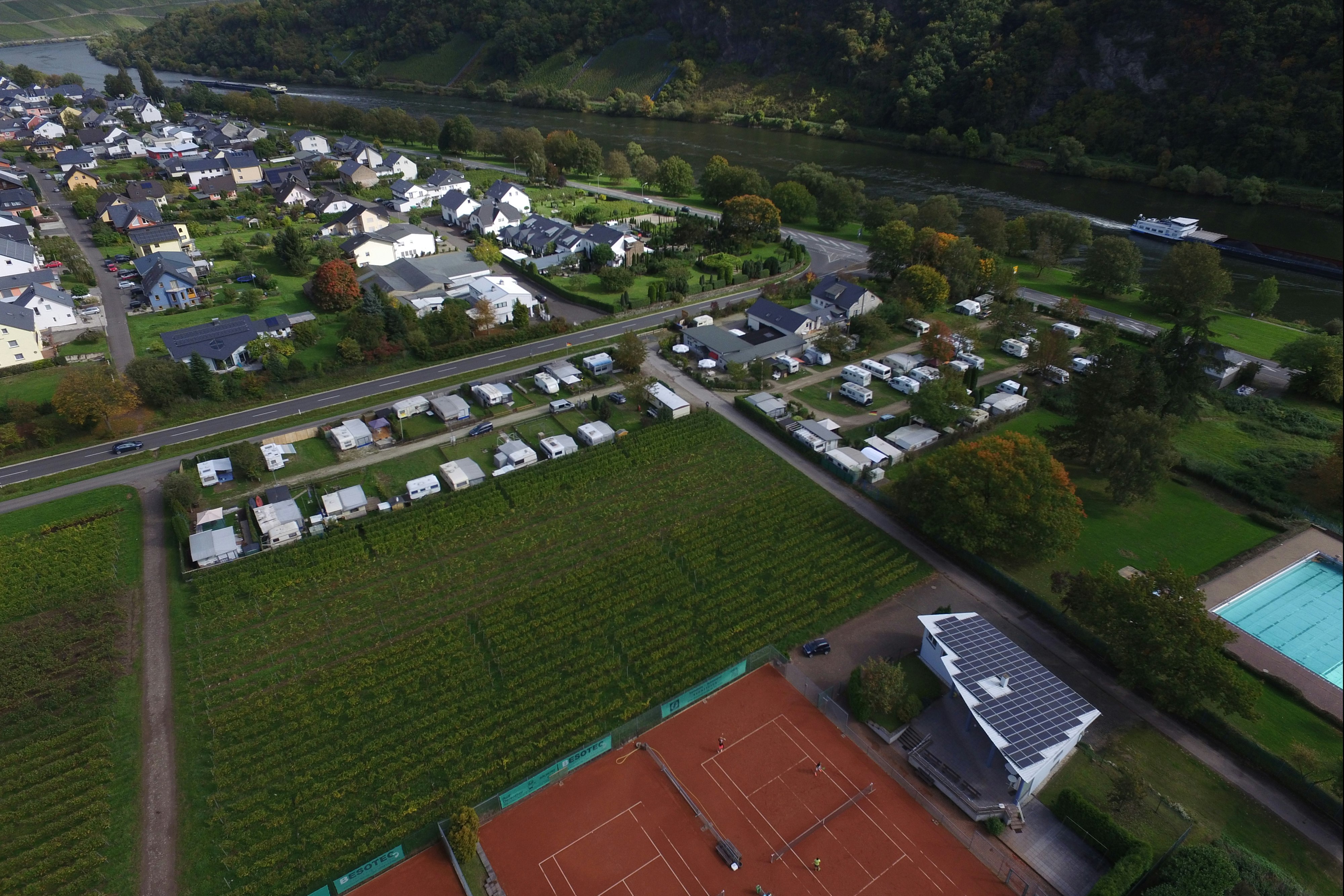 Paradies Camp - Blick auf den Campingplatz aus der Vogelperspektive