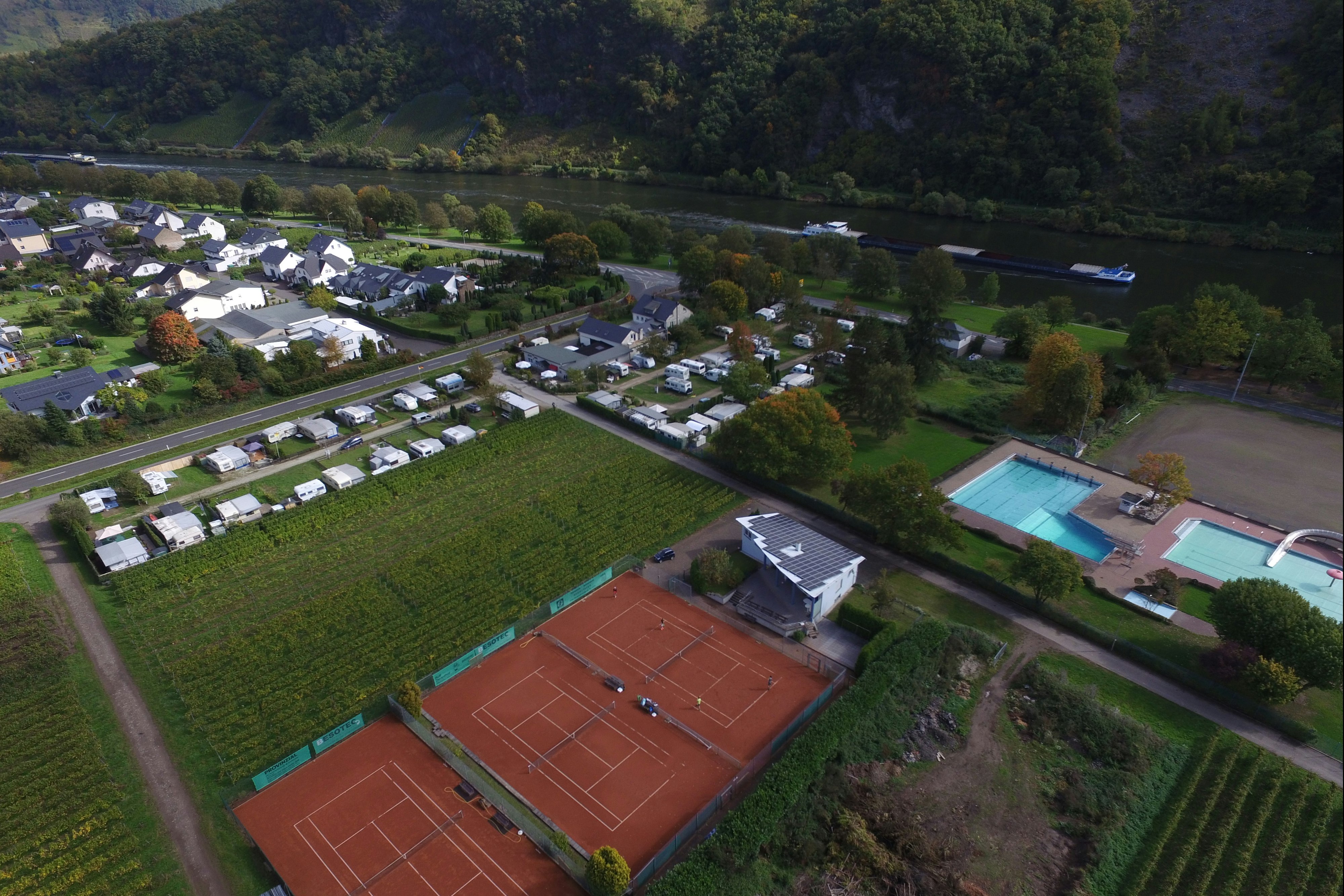 Paradies Camp - Blick auf den Campingplatz aus der Vogelperspektive