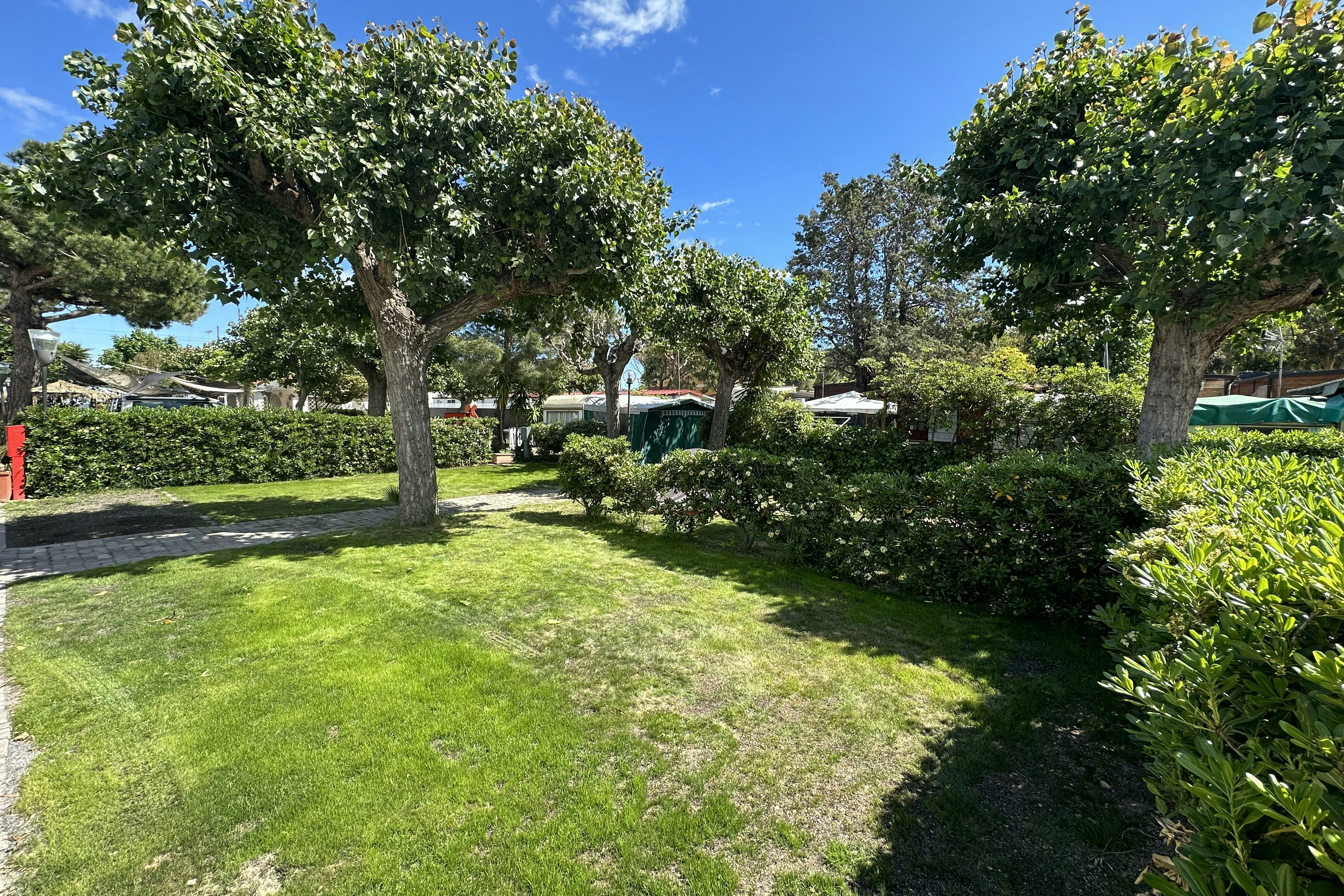 Parco Vacanze Piccolo Paradiso - Standplätze auf dem Campingplatz