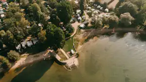Park-Camping Lindau am See - Luftaufnahme des Campingplatzes am Ufer des Sees
